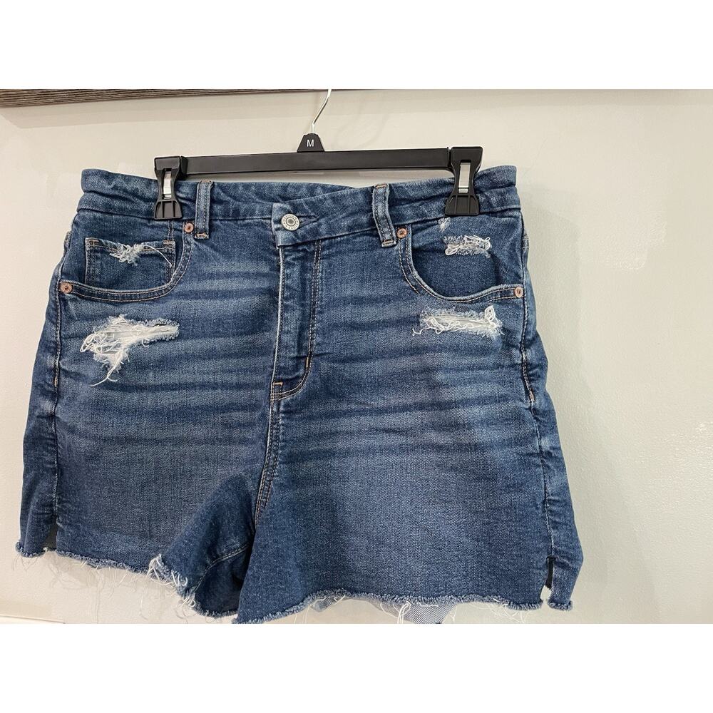 New American Eagle Outfitters curvy‎ Mom jean shorts sz 10 Reg Distressed Denim